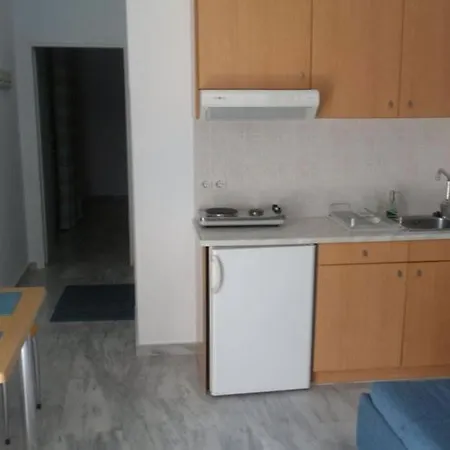 Apartment Limani
